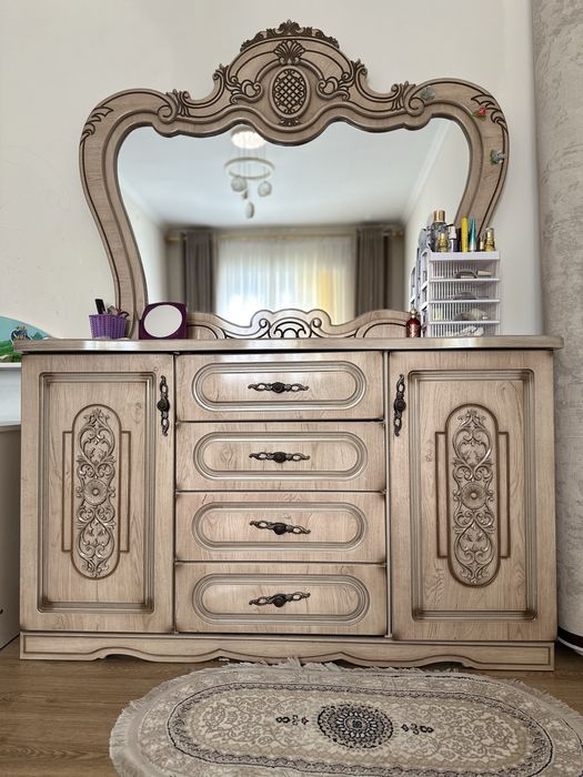 Спальни гарнитур сотилади