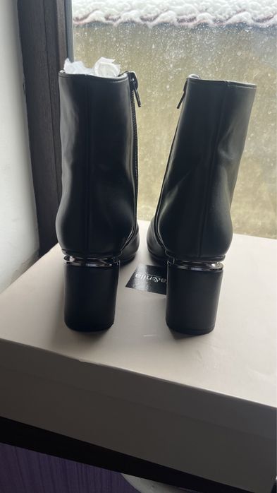 Продам обувь сапоги