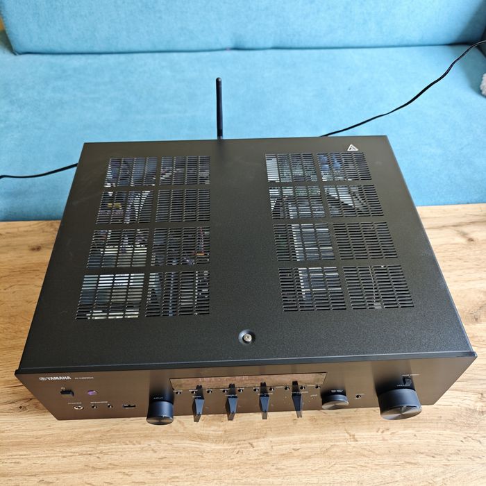 Yamaha R-N600A - Network Stereo Receiver
