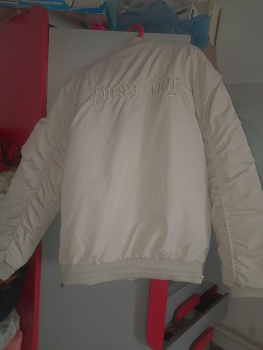 Куртка сатылады..