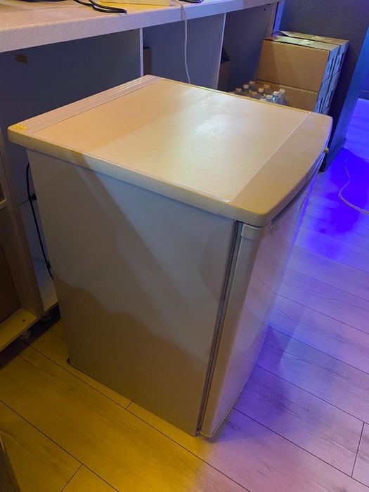 Продам морозильник