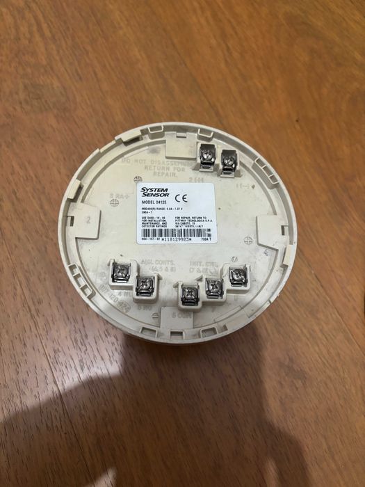 Detector de fum System Sensor Model 2412E, stare foarte buna