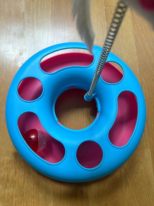 Jucărie pentru pisici