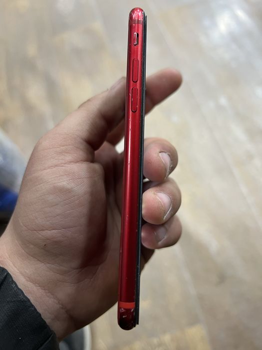 Iphone 8 orqasi singan ekran radnoy