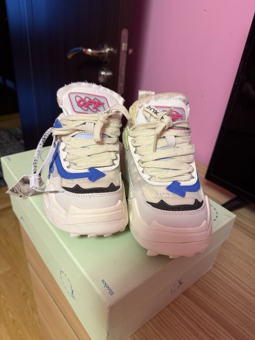 Vand adidasi  Off White Odsy  1000