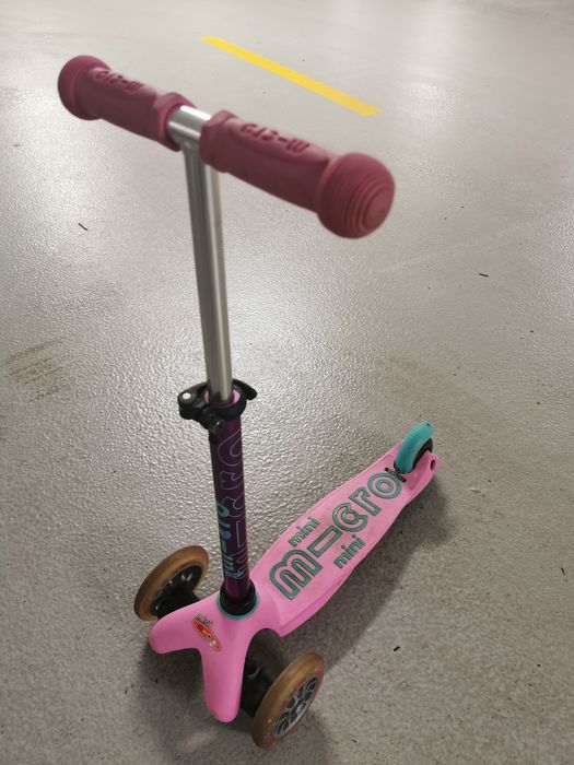 Vând trotineta Micro