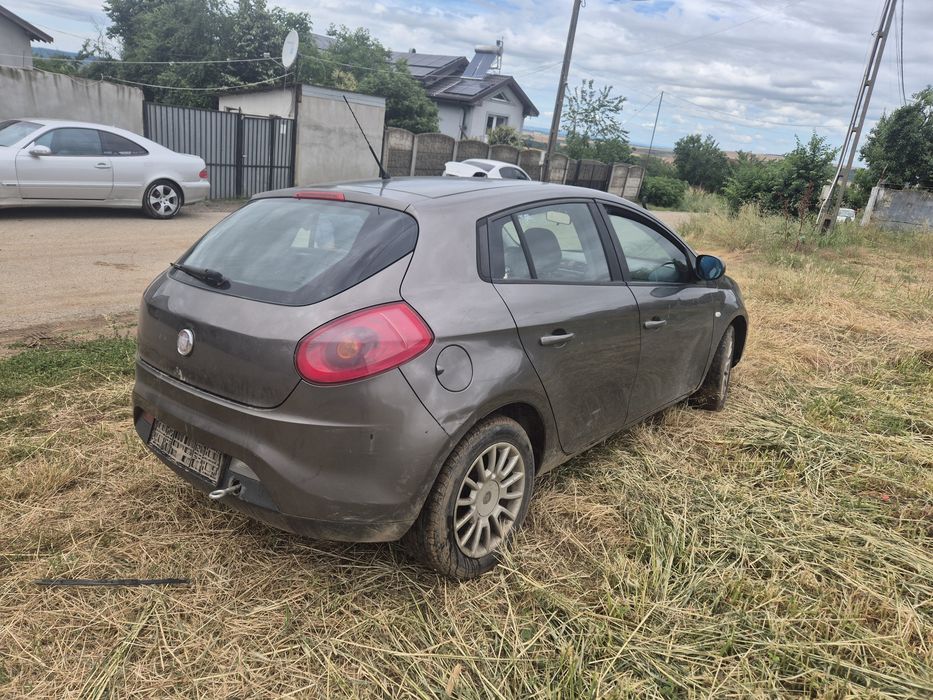 Dezmembrez Fiat Bravo 1.4 benzina , 1.9 jtd  2006 2010  .