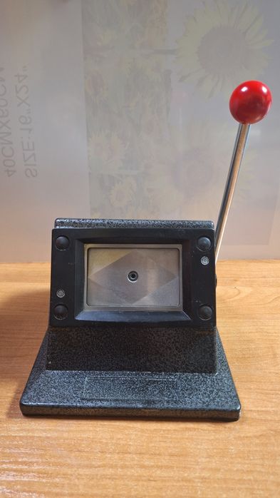 Вырубщик визиток