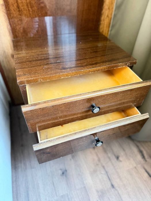 Продаю пуфик и тумбочку в хорошем состоянии