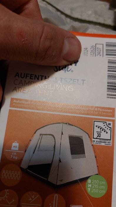 Cort living adapost basecamp