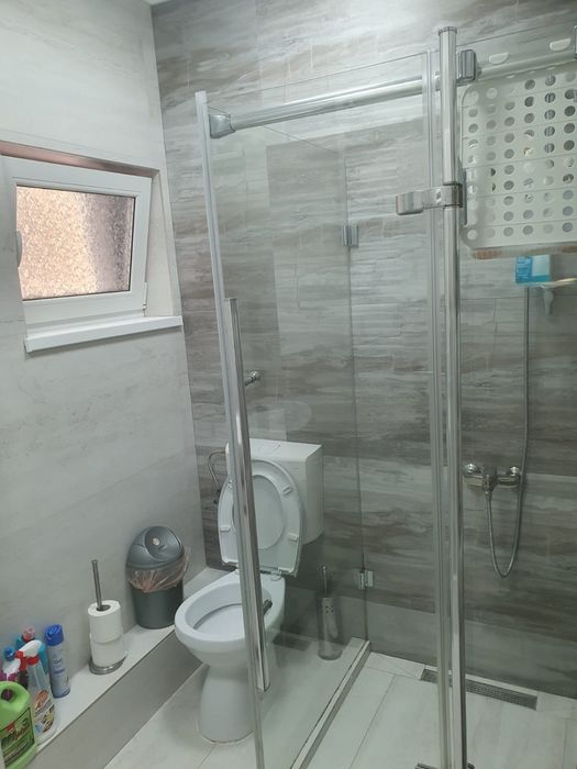Persoana fizica închiriez apartament  2 camere