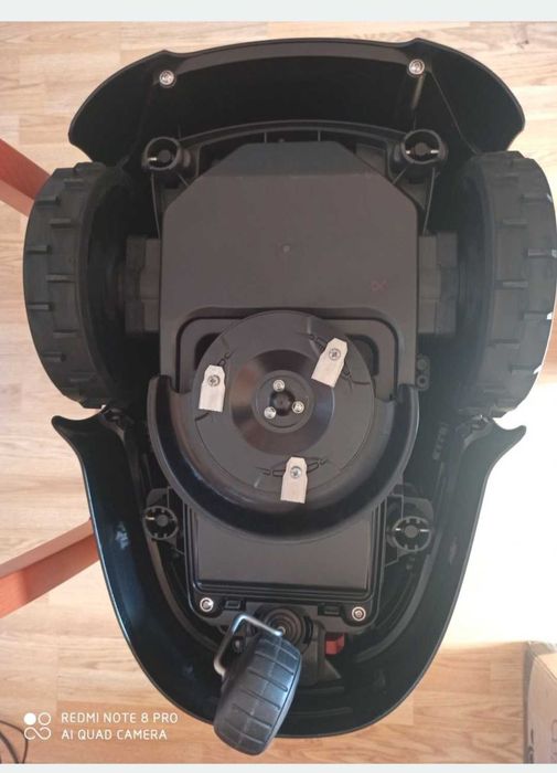 Robot tuns iarba McCulloch ROB S.