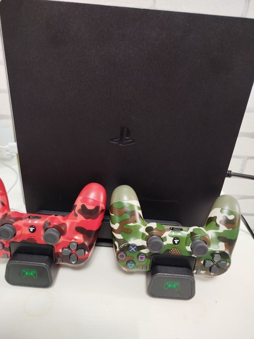 Sony PlayStation 4 slim 1tb + PS plus Deluxe