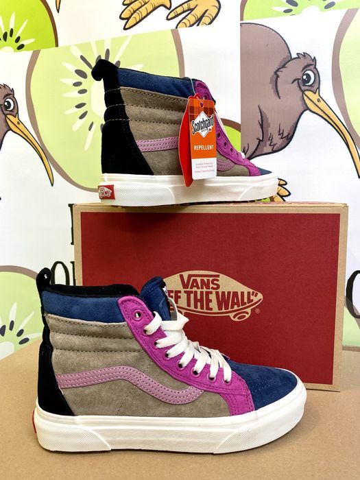 Дамски спортни обувки Vans кецове с малък дефект