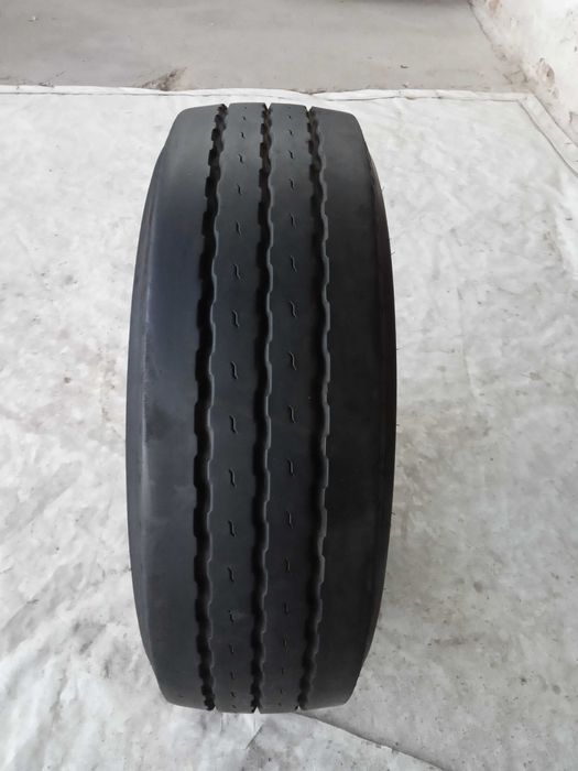 1 тежкотоварна гума за ремарке 265/70R19.5 Goodyear RHT2 143/141J FRT
