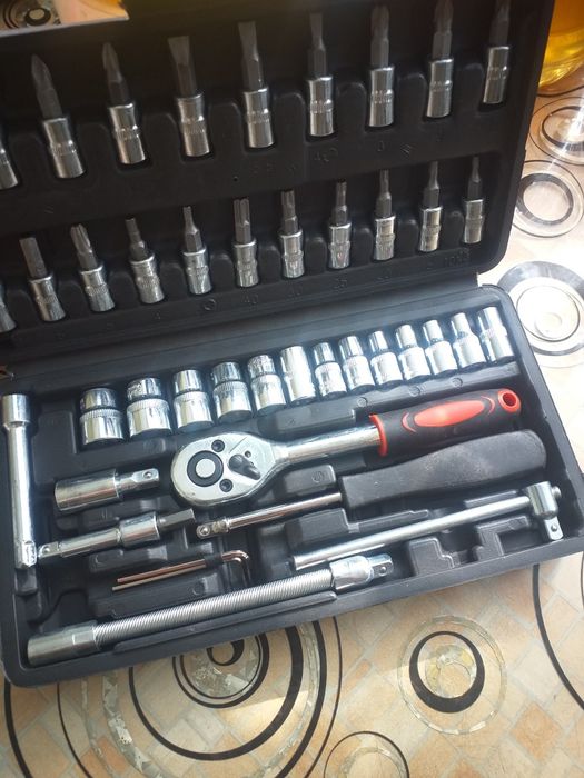 Зарядник ,Блок питания ,пылесос.