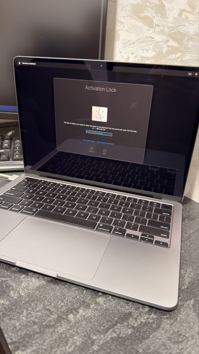 MacBook Air M2 8/256 icloud