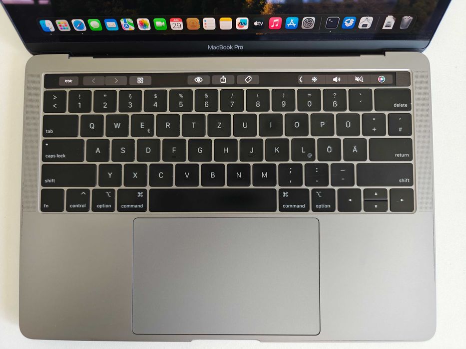 Apple MacBook Pro 13" 2018 intel Core i5/8GB RAM/250GB SSD