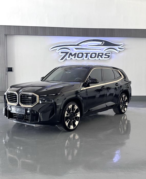BMW XM (Hybrid )