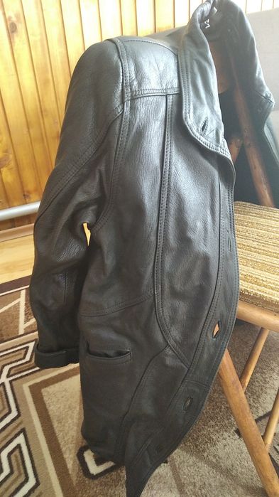 Продавам употребявана дамска шуба,яке от естествена телешка кожа