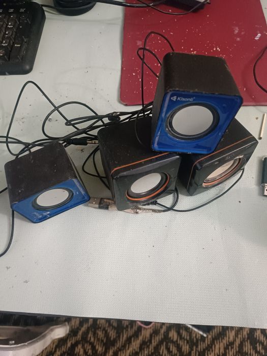 Колонки проводные в хорошем состоянии, простояли, не нужно продаем