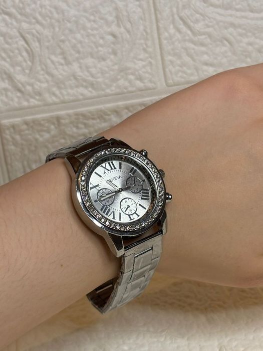 Часы женские.  Новый.