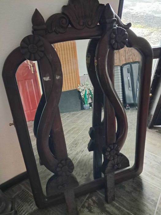 oglinda cu rama din lemn masiv ,vintage