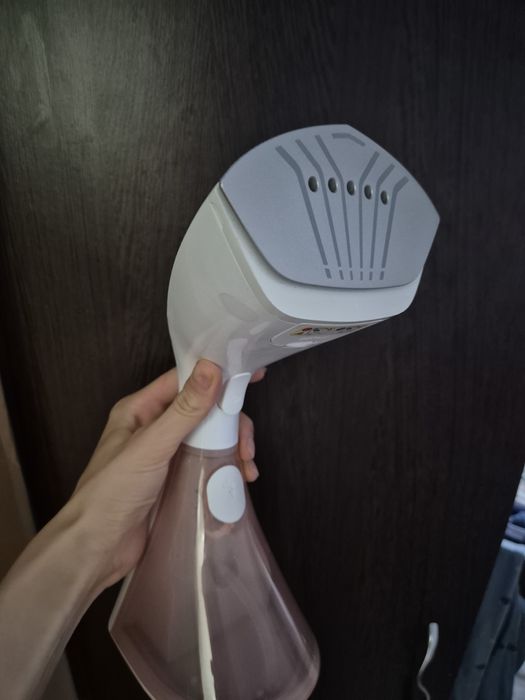 Fier de calcat vertical Philips seria 8000