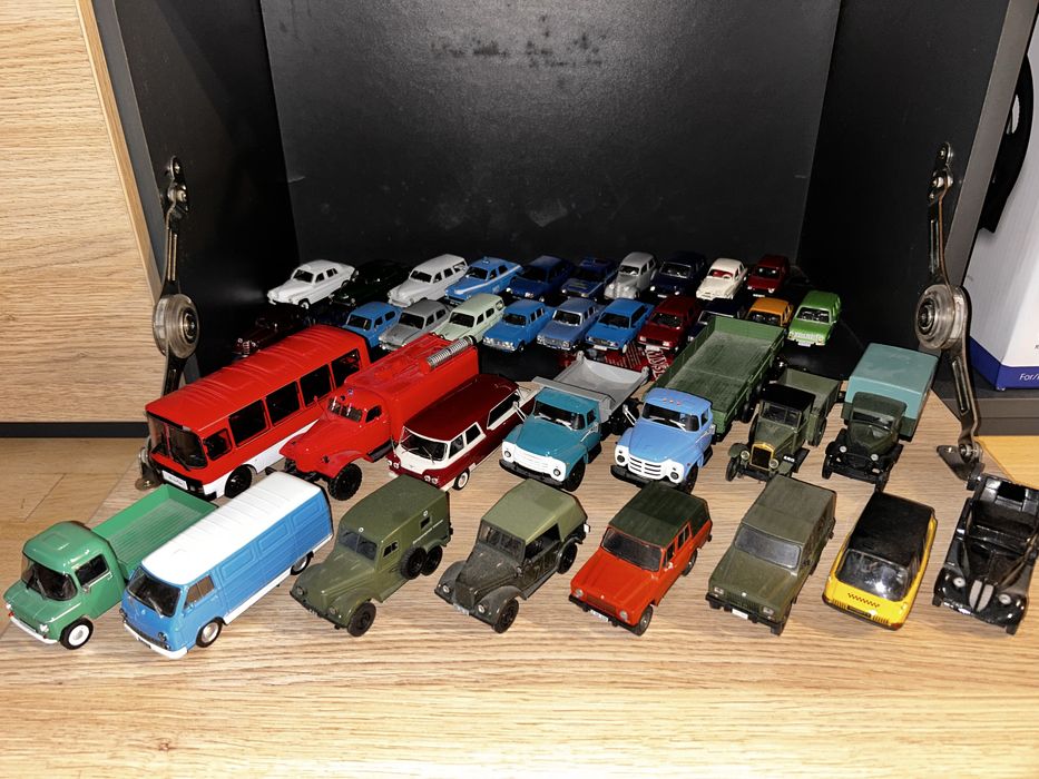 Колекционерски колички 1/43 150+ броя