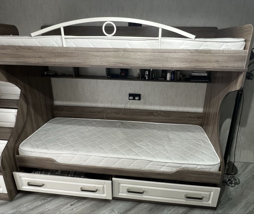 Продам кровать 2х ярусная