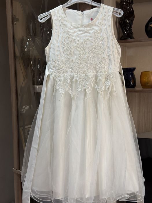 Продам платья для девочек