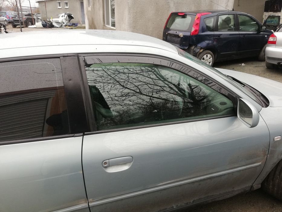 Рамка с стъкло за ауди а3 2/3 врати / ramki za audi a3 8l