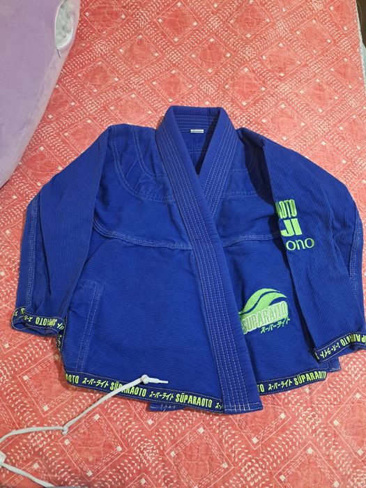 Продам кимоно для джиуджитсу