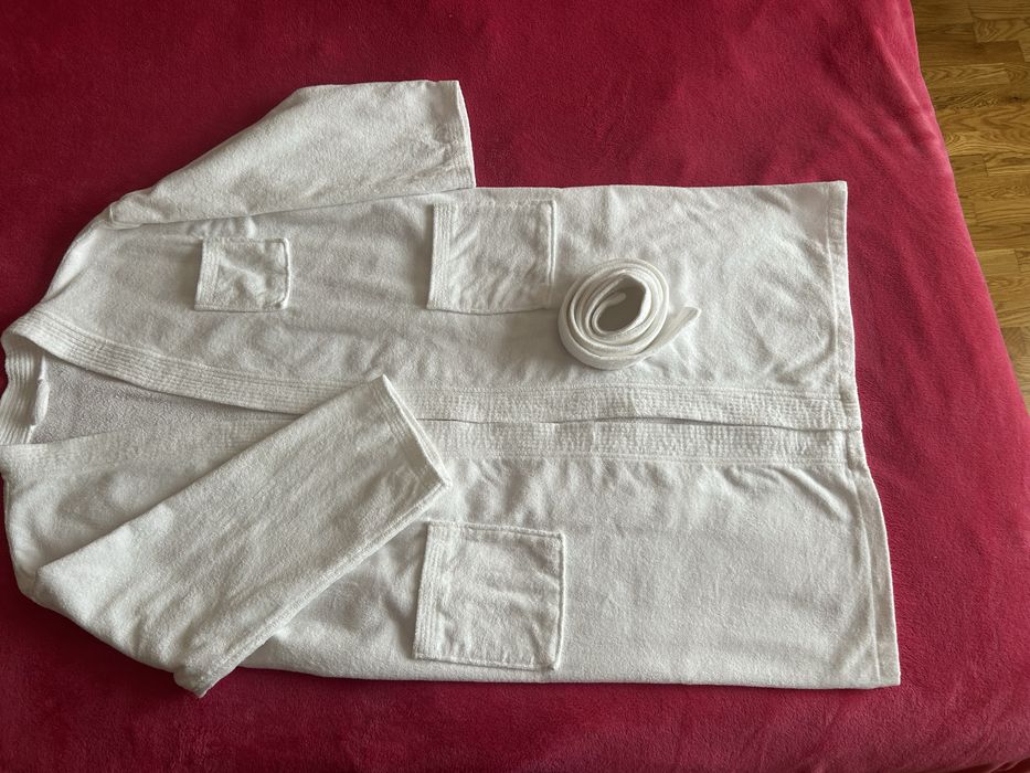 Махровые халаты (белые)