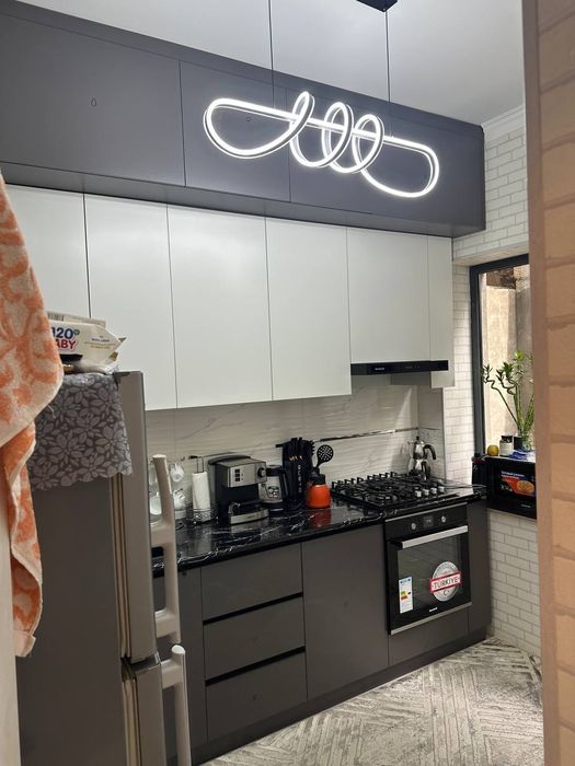 Продаю 5 ком 2 этаный каттедж олмас махаля