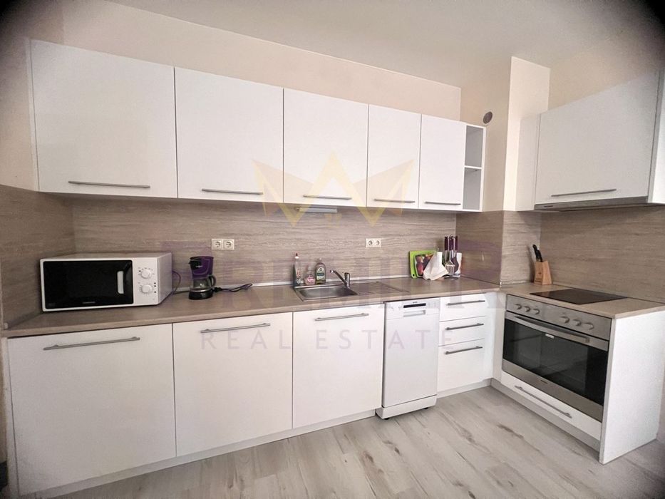 Дава се под наем Тристаен апартамент в Варна, Аспарухово - 115 кв.м за 850 € - Снимка #2