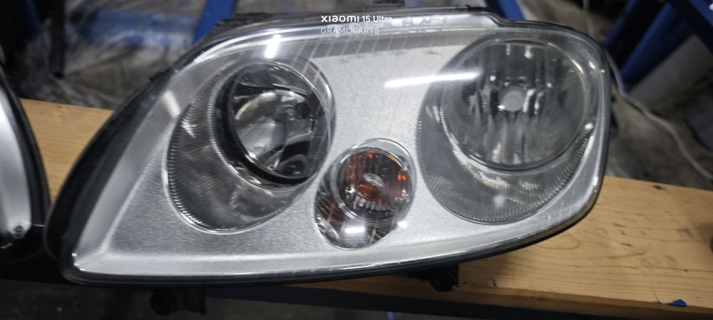 Фарове VW / Audi / Seat / Škoda – Passat, Golf, A4, Octavia, Superb
