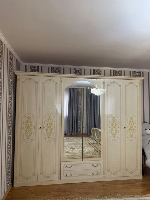 Спальный гарнитур