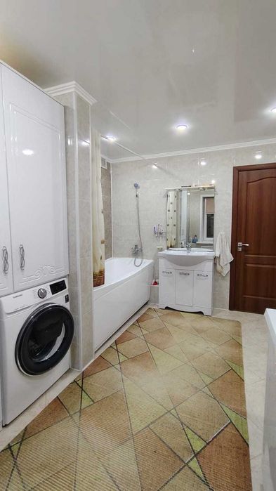 Продам 4 комнатную в Центре!