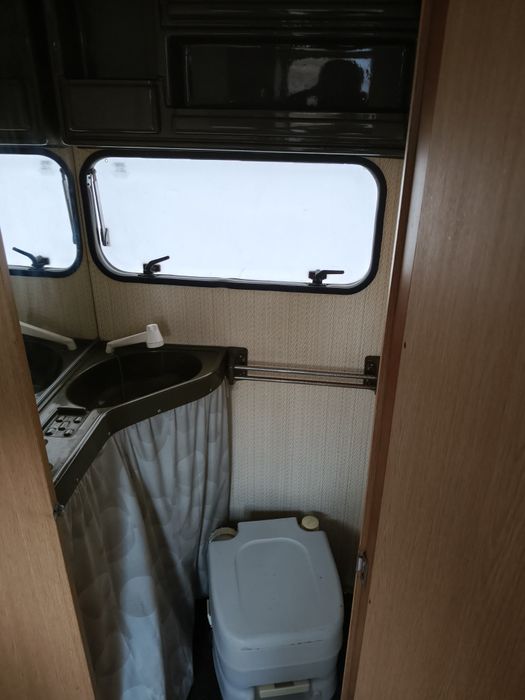 Rulota cat B recent adusa Italia