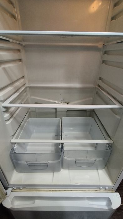 Холодильник Indesit