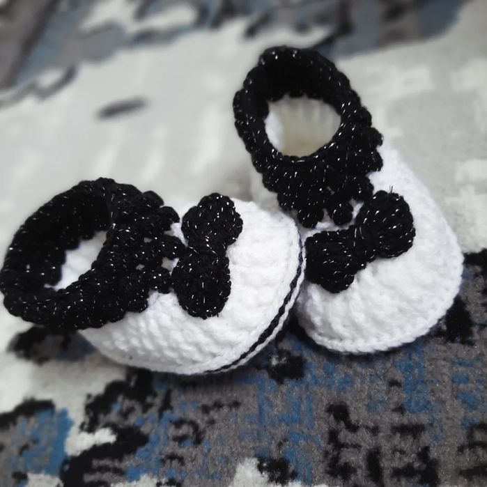 Детиски пинетки ручная работа