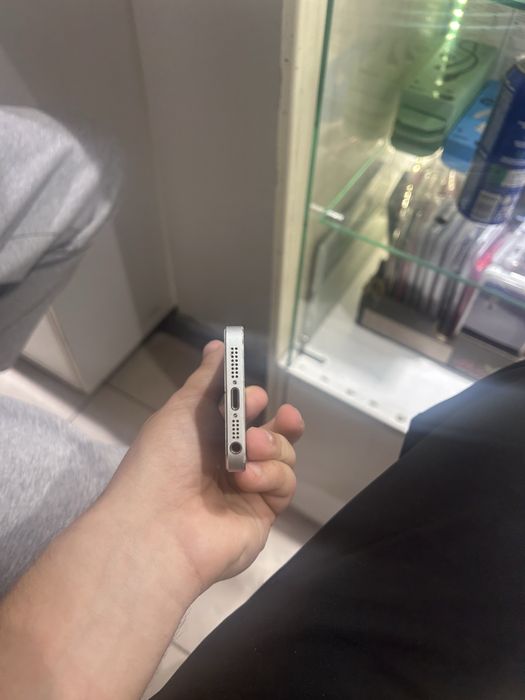 продам iphone 5 s в отличном состоянии