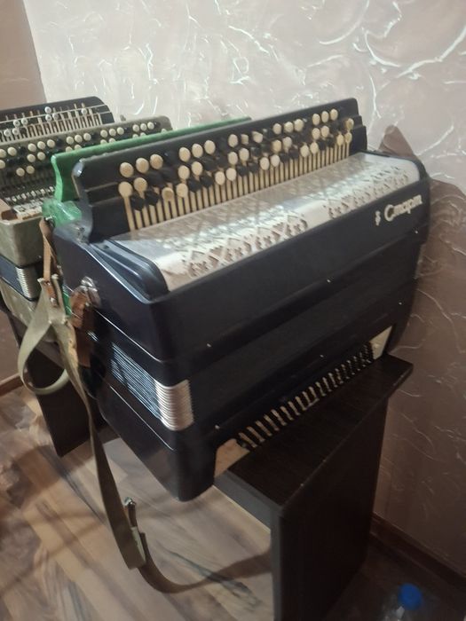 Продам баяны Российские