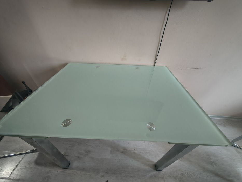 Разтегателна трапезна маса