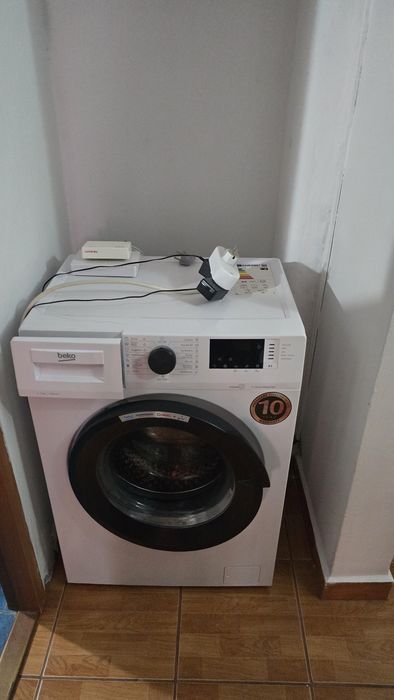 Inchiriez apartament 2 camera.