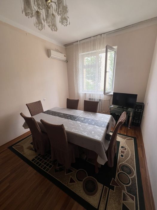 Срочно Юнусабад 10, 2/2/4 продаётся