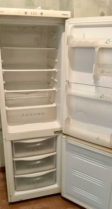 Продам холодильник б/у