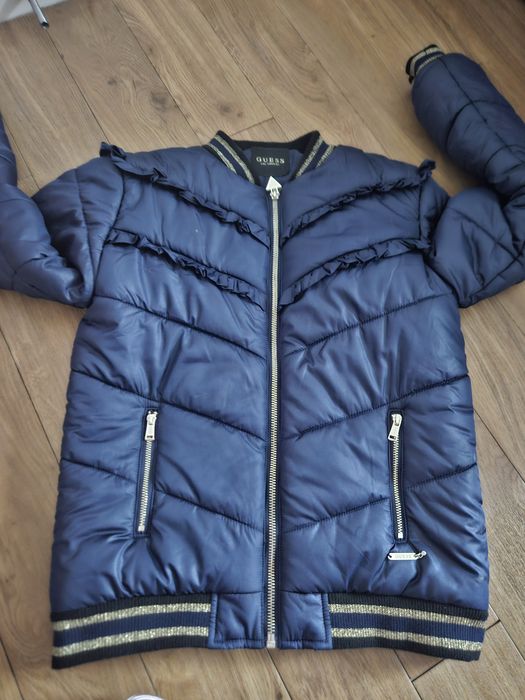 Синьо  яке на guess