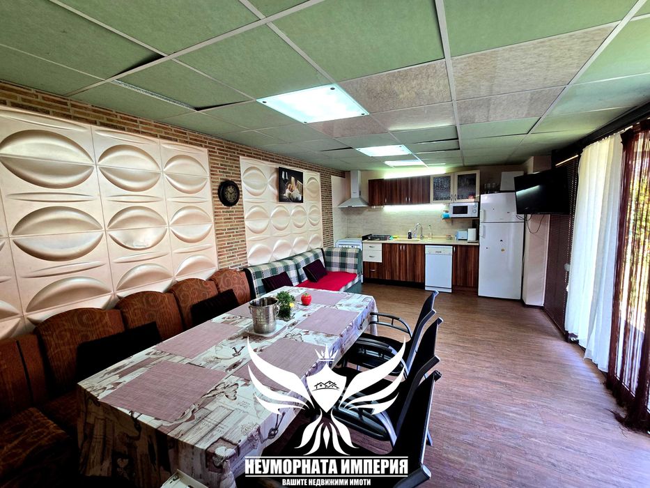 Под наем двуетажна къща с постройки 210РЗП с 1101кв. двор с.Тополово